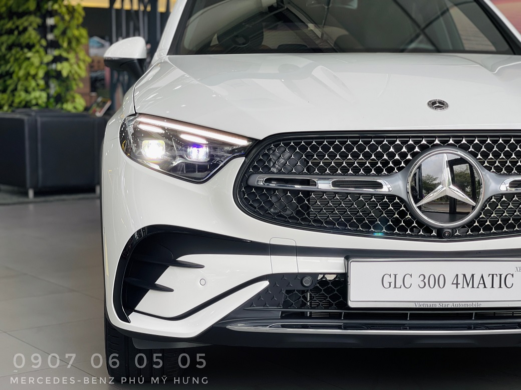 GLC300 4matic trang bi he thong den Digtal Light