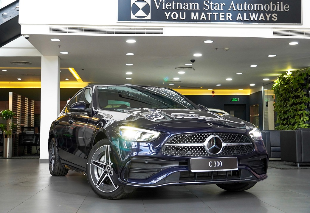 Giá xe Mercedes C300 AMG | Mec C300 AMG mercedesphumyhung.com.vn