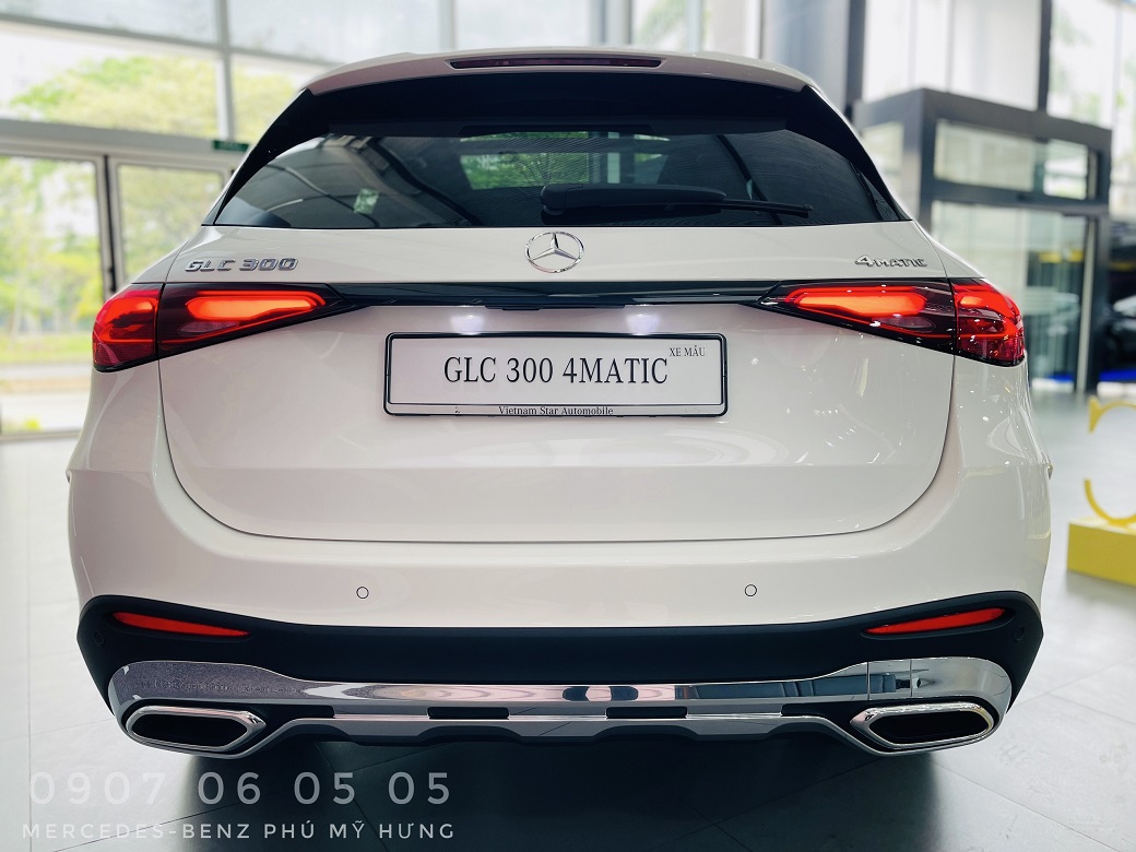 Mercedes GLC 300 Màu Trắng Giao Ngay