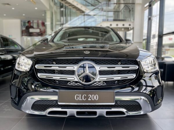 glc 200 2023 mau den giao ngay 1