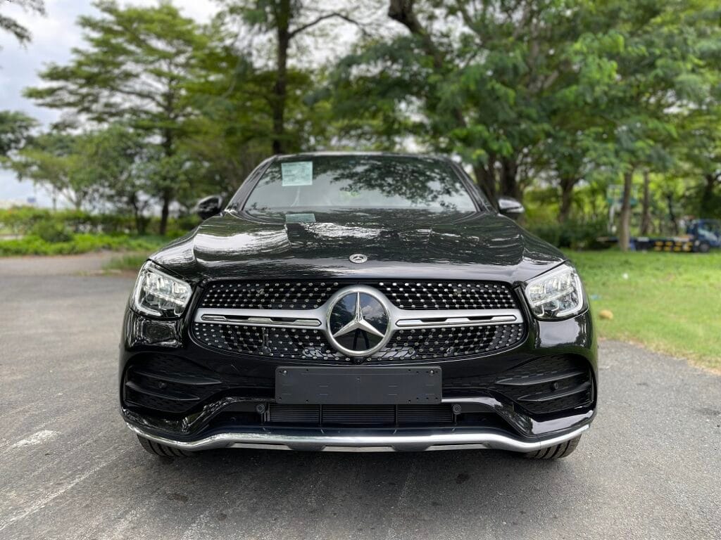 Alternative view of Mercedes-Benz GLC300 Coupe