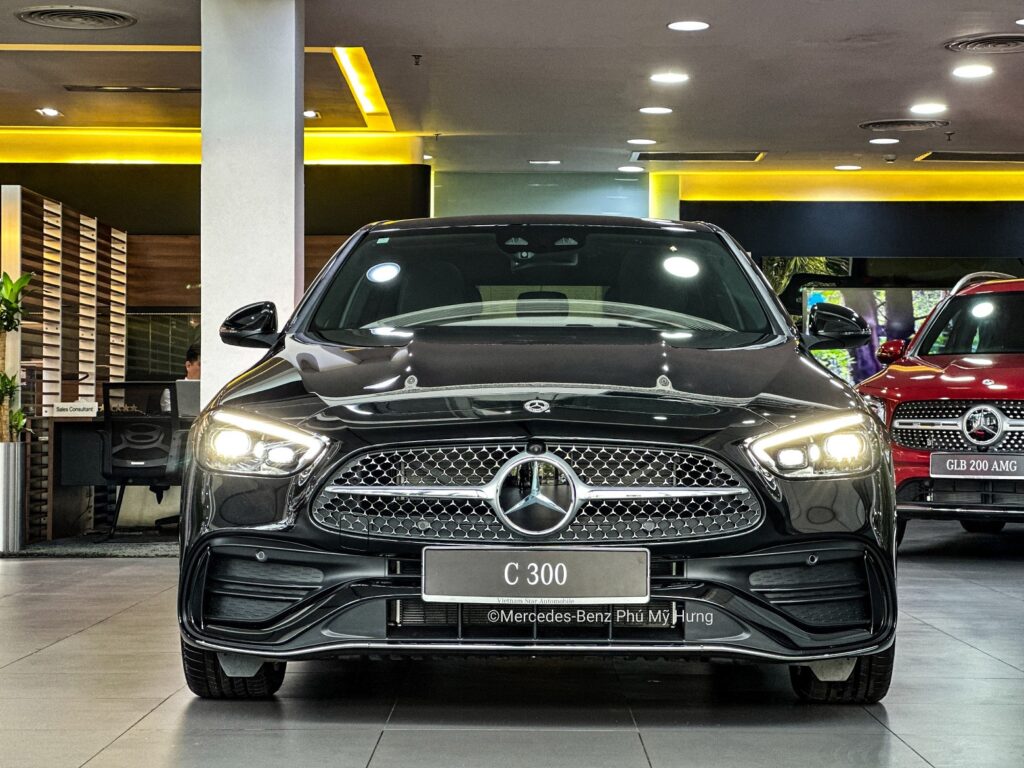 mercedes c300 amg 2023 mau den giao ngay 1