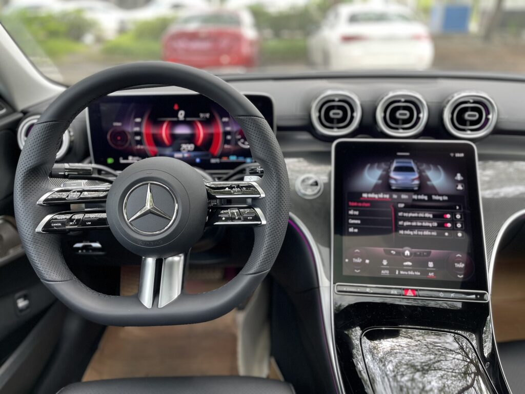 Nội thất xe Mercedes C300