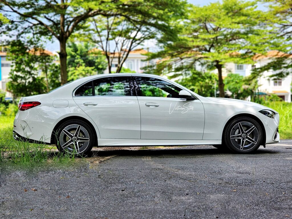 Mercedes C300 AMG Mau Trang Giao Ngay 6