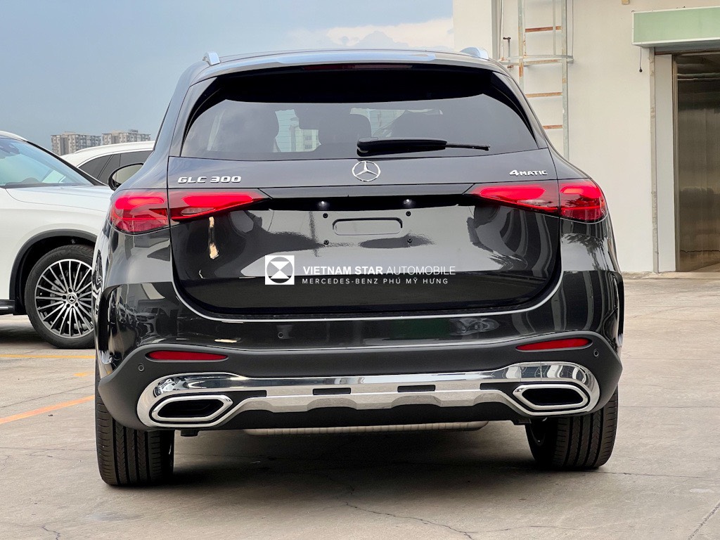 Mercedes GLC 300 4Matic Mau Xam 4