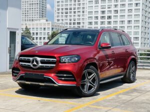 Mercedes GLS 450 4Matic màu đỏ