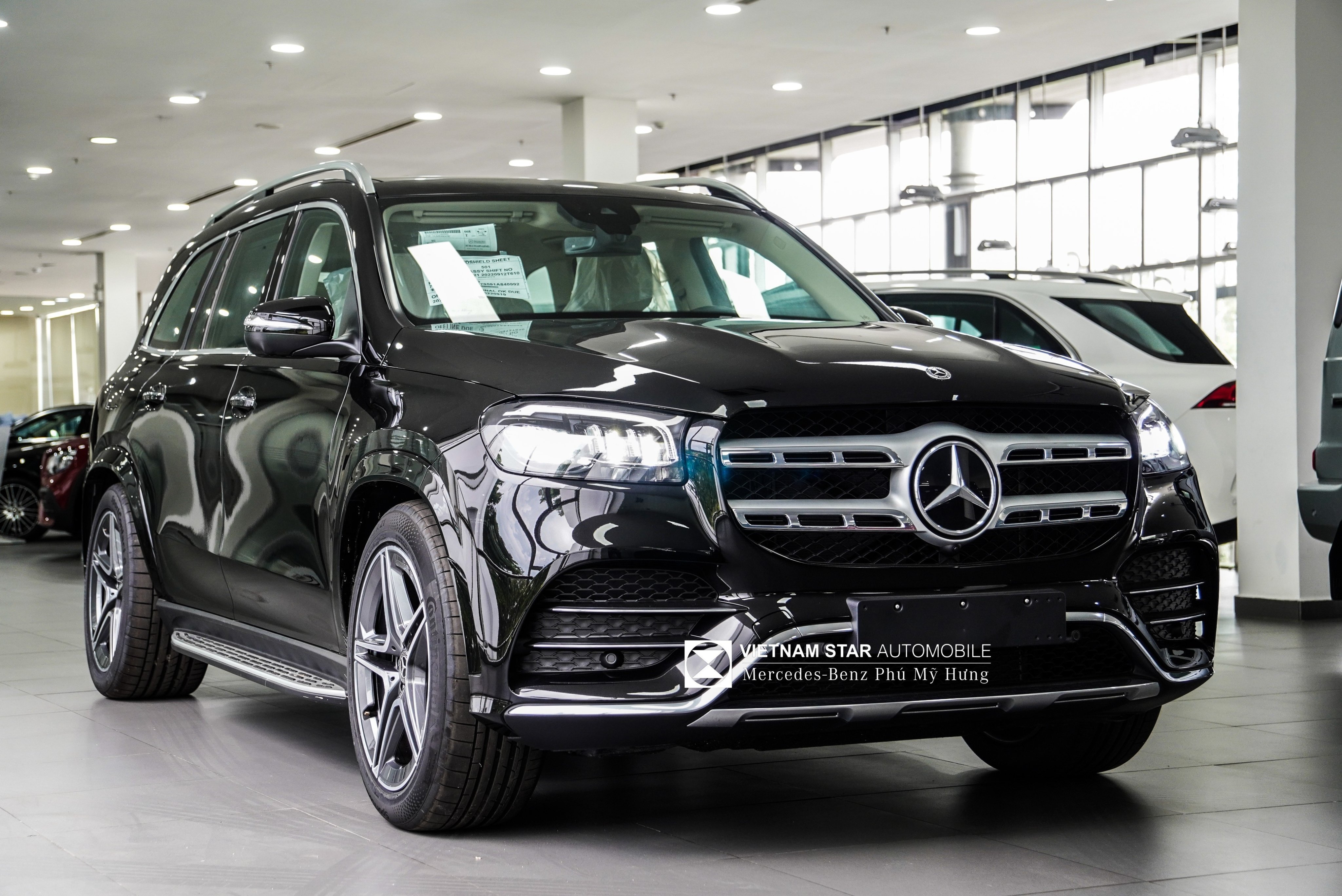 Mercedes GLS 450 màu đen giao ngay