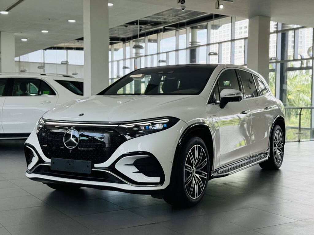 Xe điện Mercedes 7 chỗ EQS 500 4Matic SUV