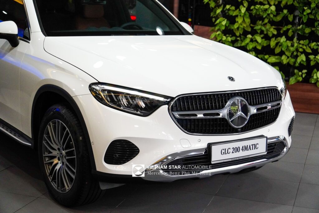 gia xe mercedes glc200 mau trang giao ngay 3 1