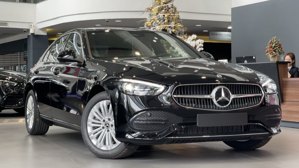 Mercedes C200 Avantgarde Màu Đen Xe Sẵn Giao Ngay