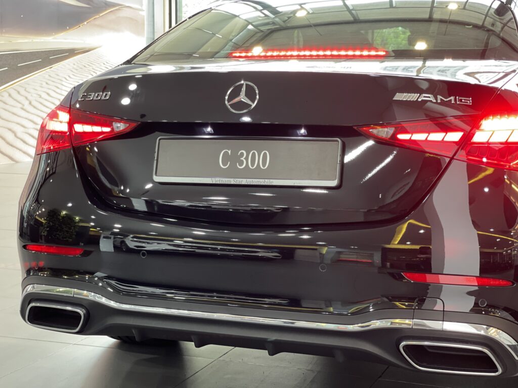 Mercedes C300 Màu Đen Giao Ngay