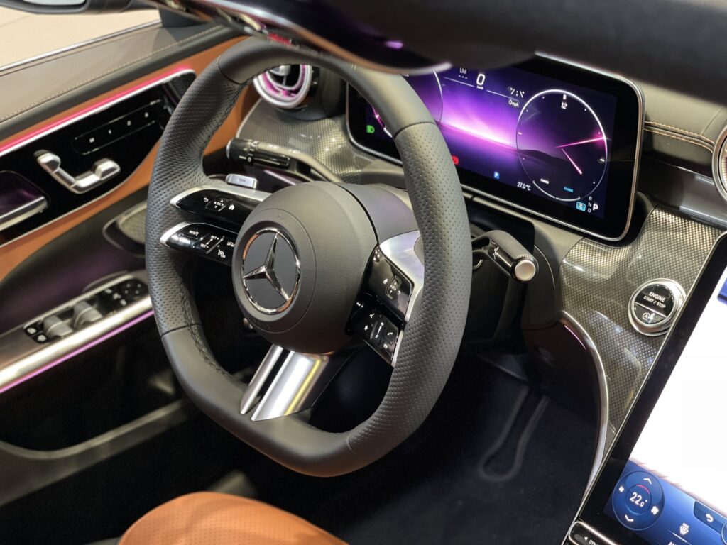 Mercedes C300 Màu Đen Giao Ngay