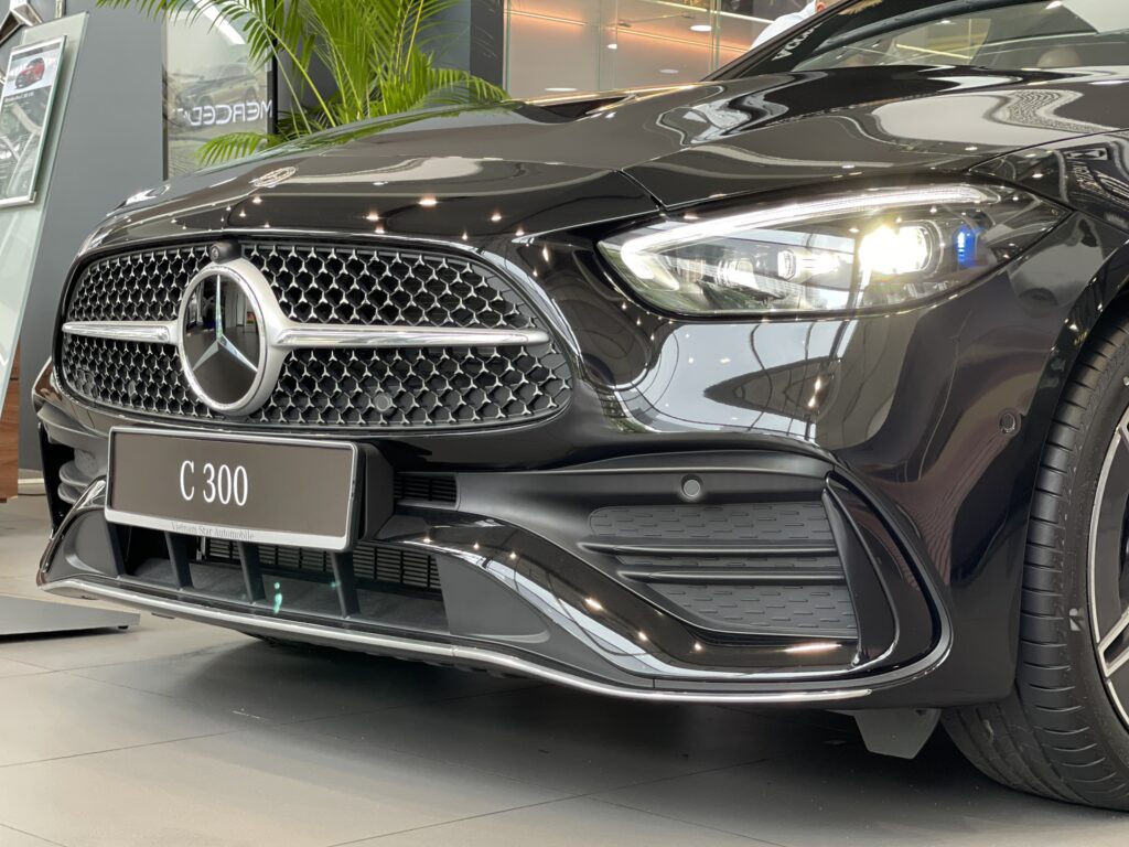 Mercedes C300 Màu Đen Giao Ngay