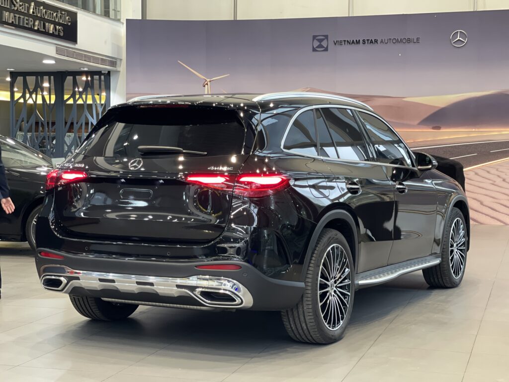 Mercedes GLC 300 Màu Đen