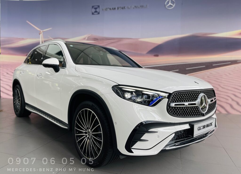 Mercedes GLC 300 Màu Trắng Giao Ngay