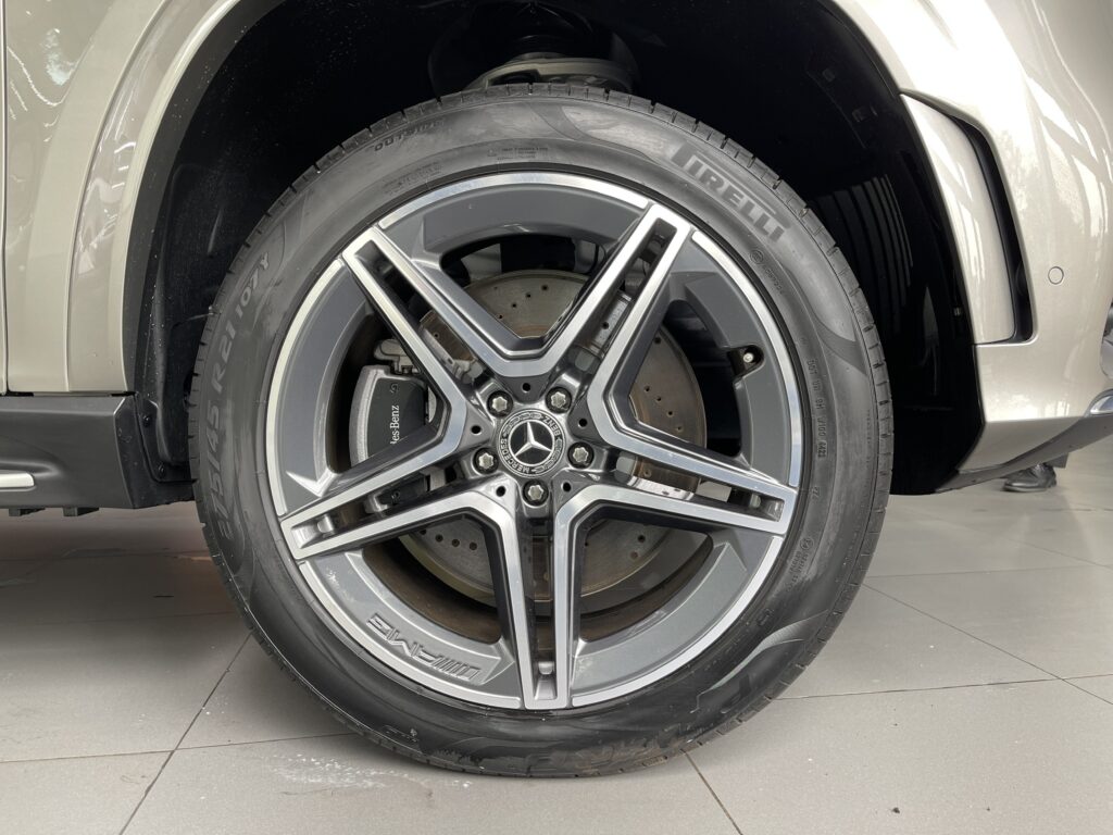 Mercedes GLS 450 4Matic Mau Bac Giao Ngay 5