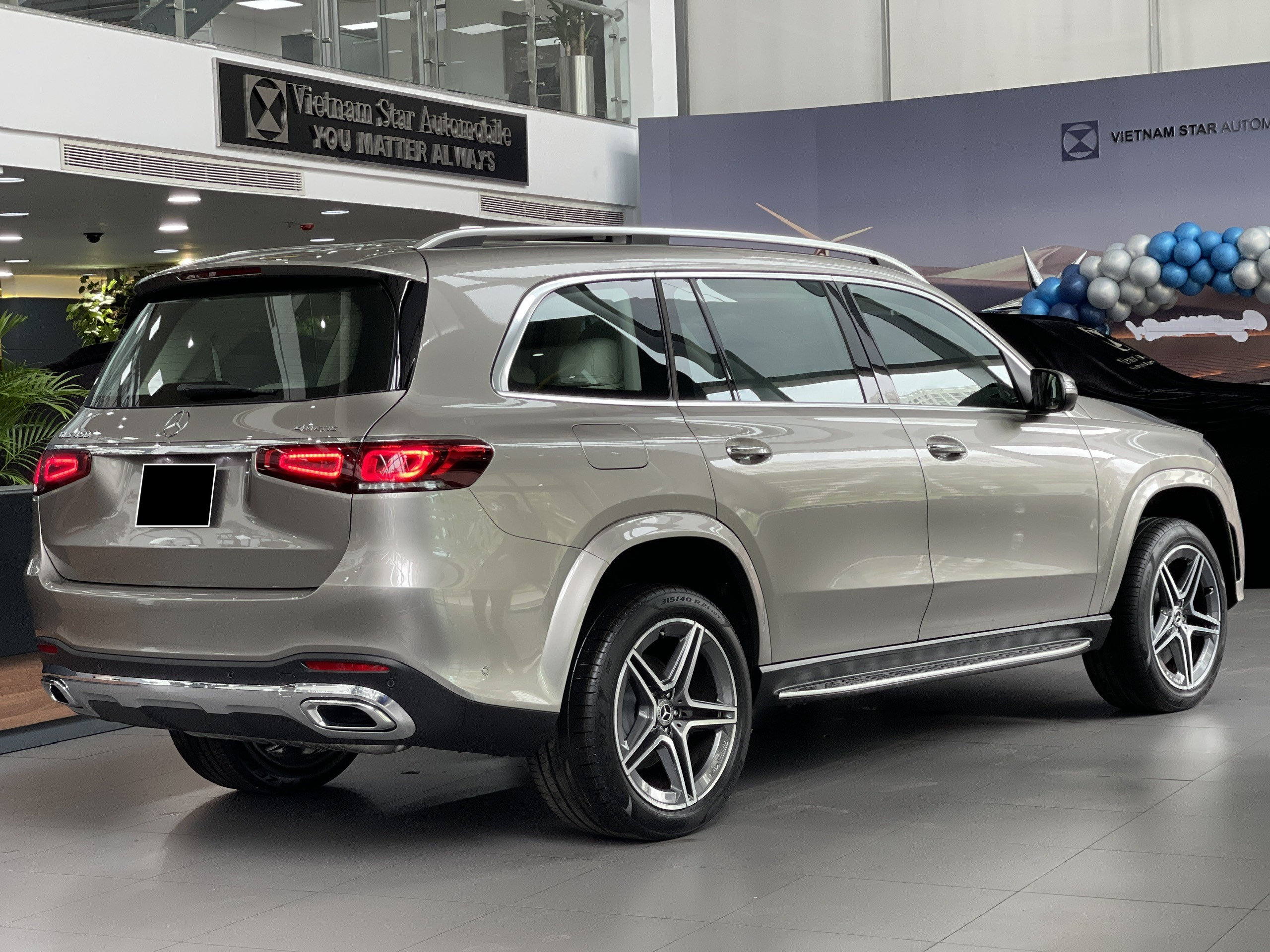 Mercedes GLS 450 4Matic Mau Bac Giao Ngay 7