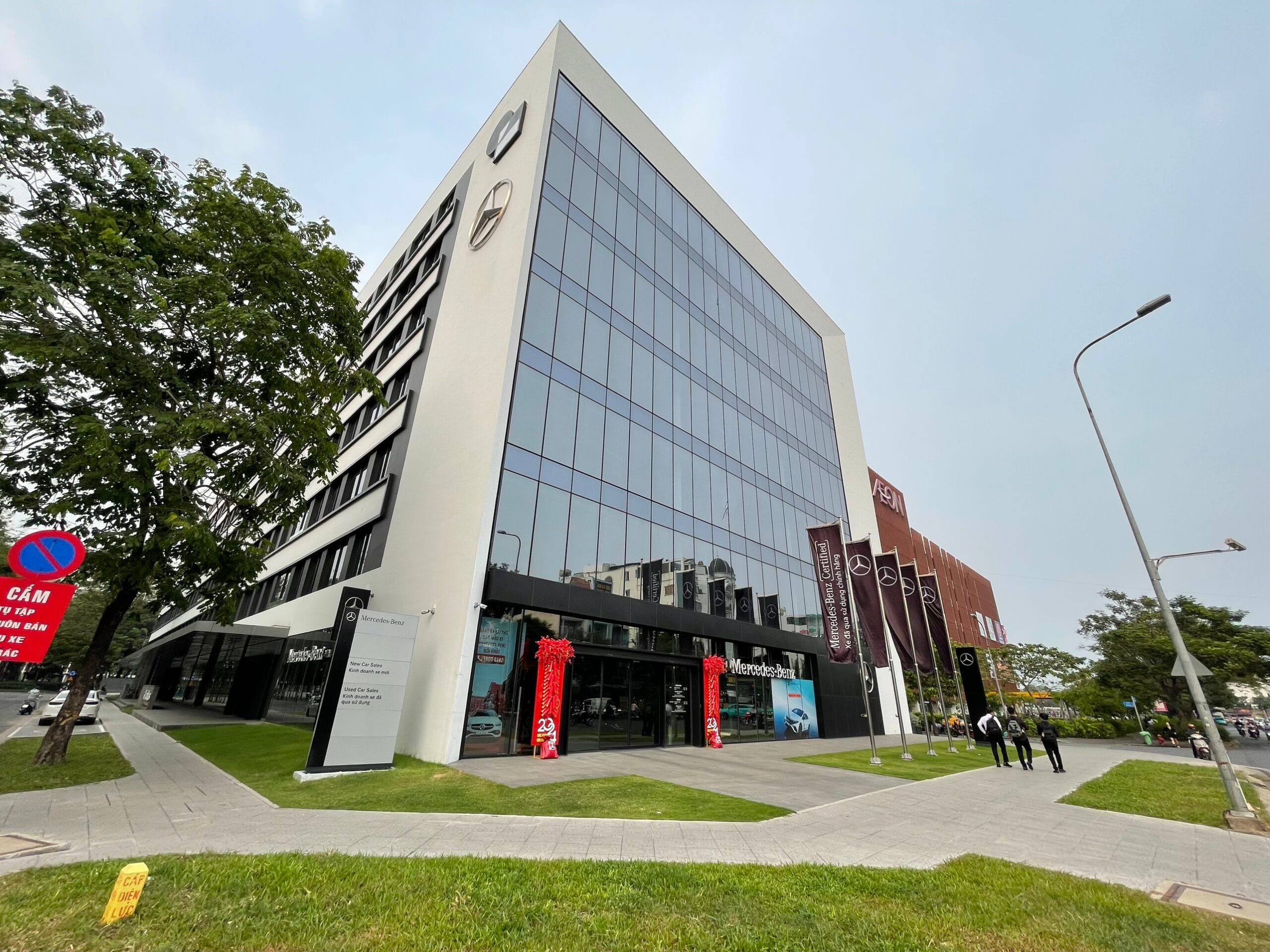 Đại lý Mercedes Trường Chinh