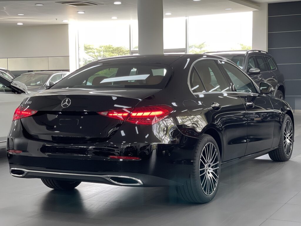 Giá xe Mercedes C200 Avantgarde Plus 2024