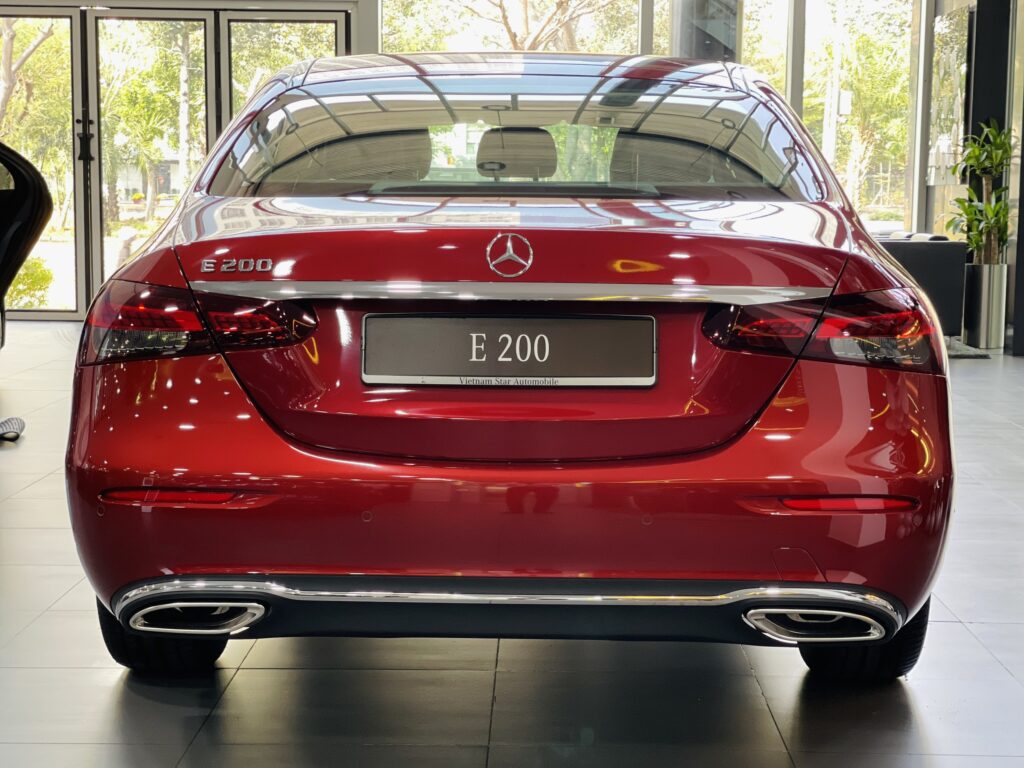 Mercedes E200 Exclusive 2024 Màu Đỏ Giao Ngay