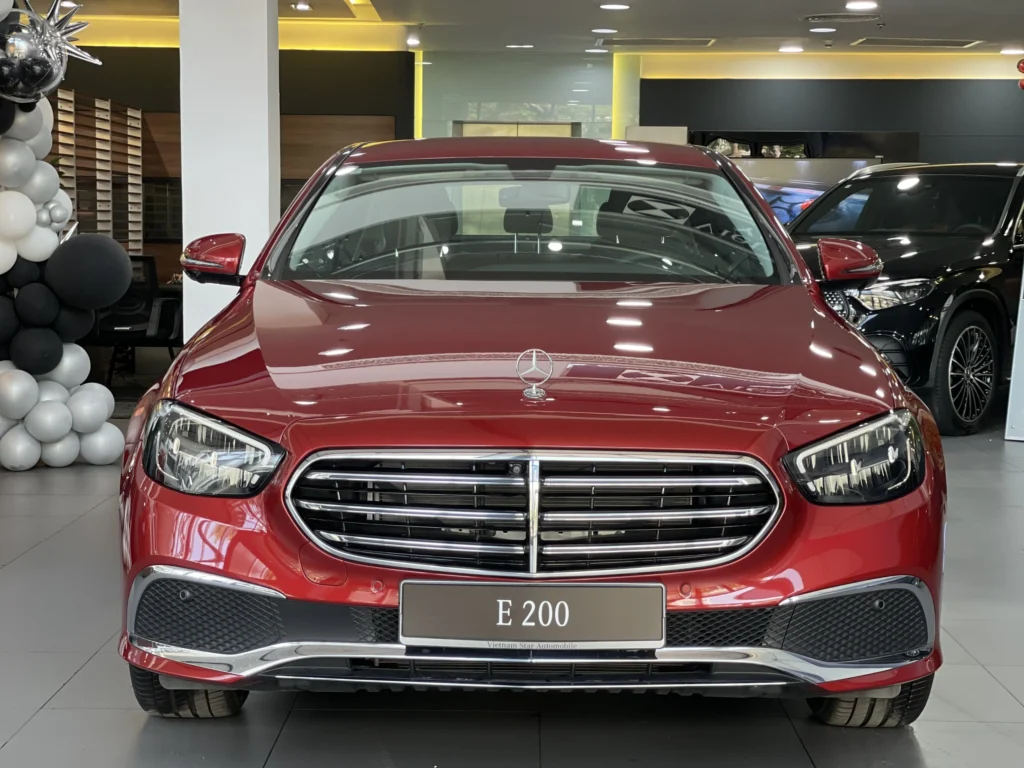 Mercedes E200 Exclusive 2024 Màu Đỏ Giao Ngay