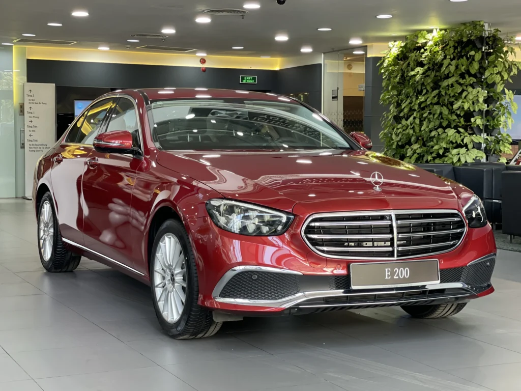 Mercedes E200 Exclusive 2024 Màu Đỏ Giao Ngay