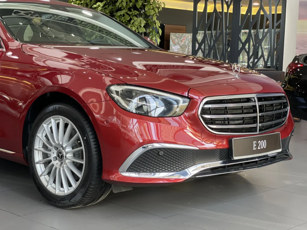 Mercedes E200 Exclusive 2024 Màu Đỏ Giao Ngay