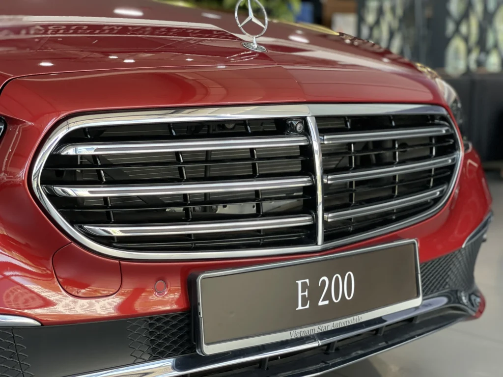 Mercedes E200 Exclusive 2024 Màu Đỏ Giao Ngay