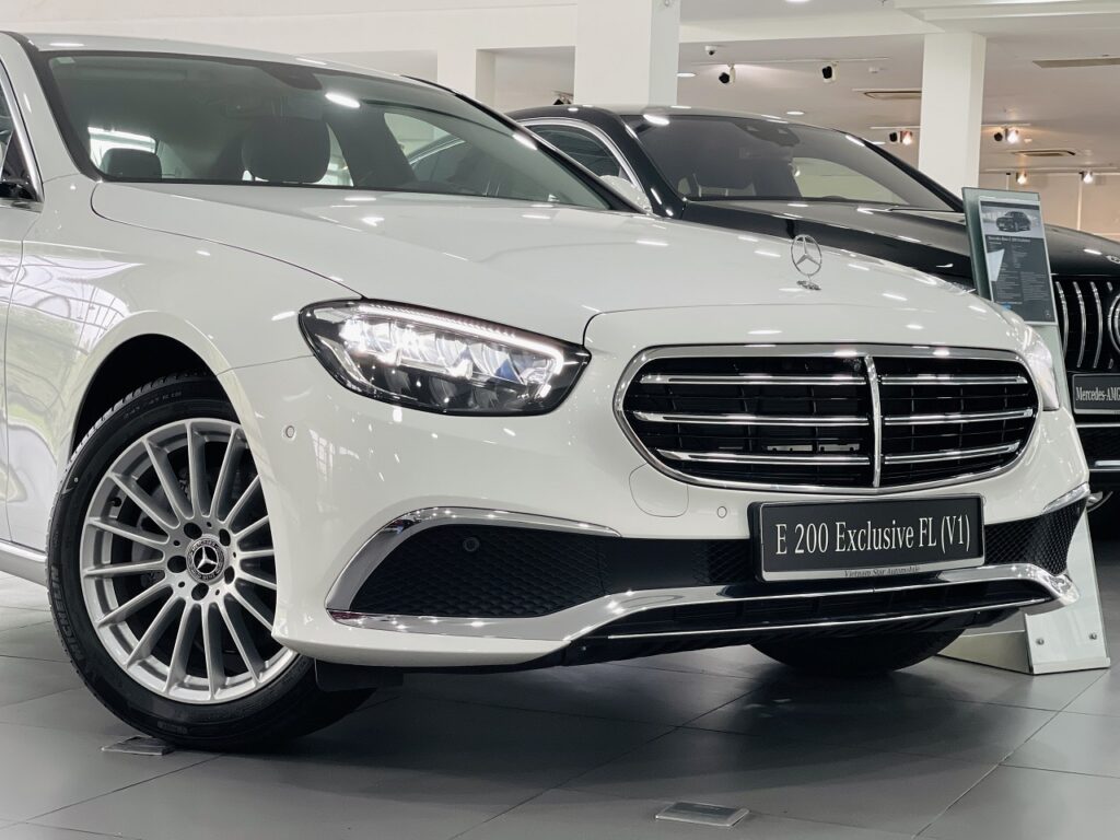 Mercedes E200 Màu Trắng Giao Ngay