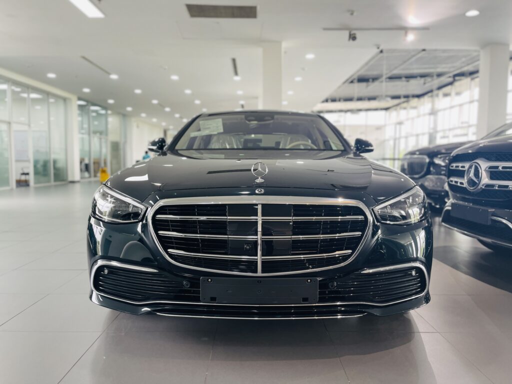 Mercedes S450 Luxury 2024 Màu Xanh Emerald (Xanh ngọc lục bảo)