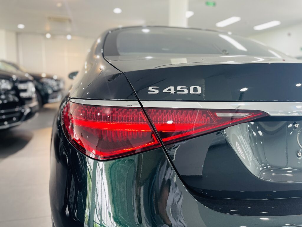 Mercedes S450 Luxury 2024 Màu Xanh Emerald (Xanh ngọc lục bảo)