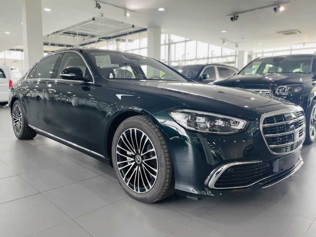 Mercedes S450 Luxury 2024 Màu Xanh Emerald (Xanh ngọc lục bảo)