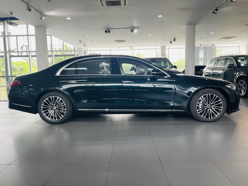 Mercedes S450 Luxury 2024 Màu Xanh Emerald (Xanh ngọc lục bảo)