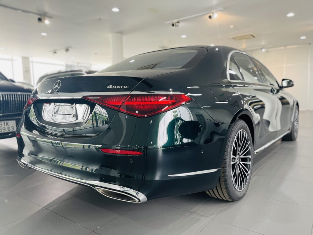 Mercedes S450 Luxury 2024 Màu Xanh Emerald (Xanh ngọc lục bảo)