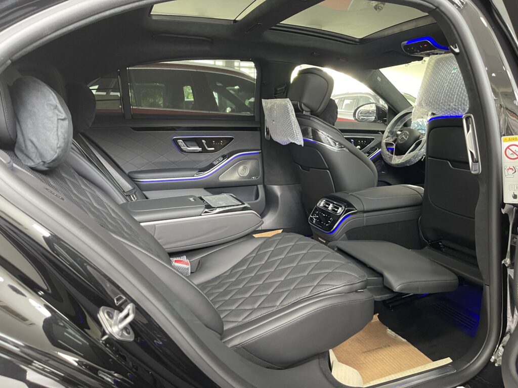 Mercedes S450 Luxury 2024 nội thất đen