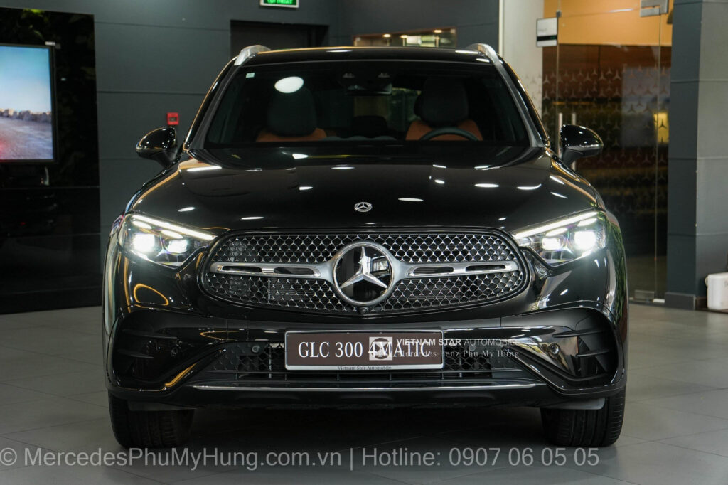 Giá xe Mercedes GLC300 4Matic Màu Đen