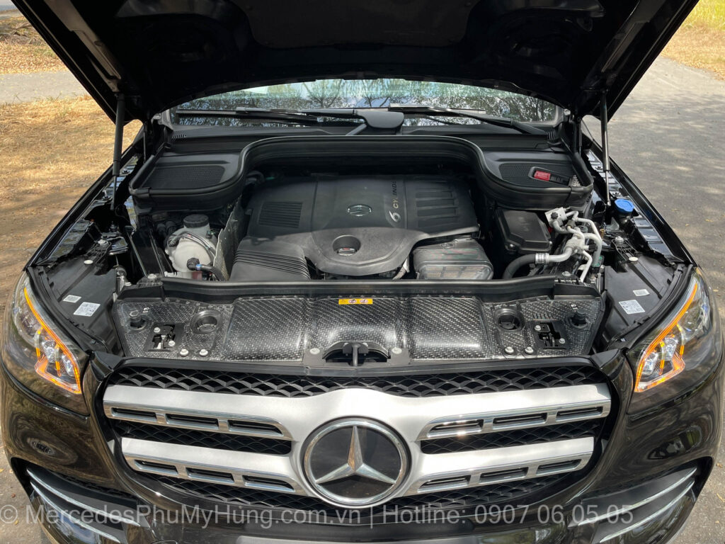 Giá xe Mercedes GLS450 Màu Đen Lăn Bánh