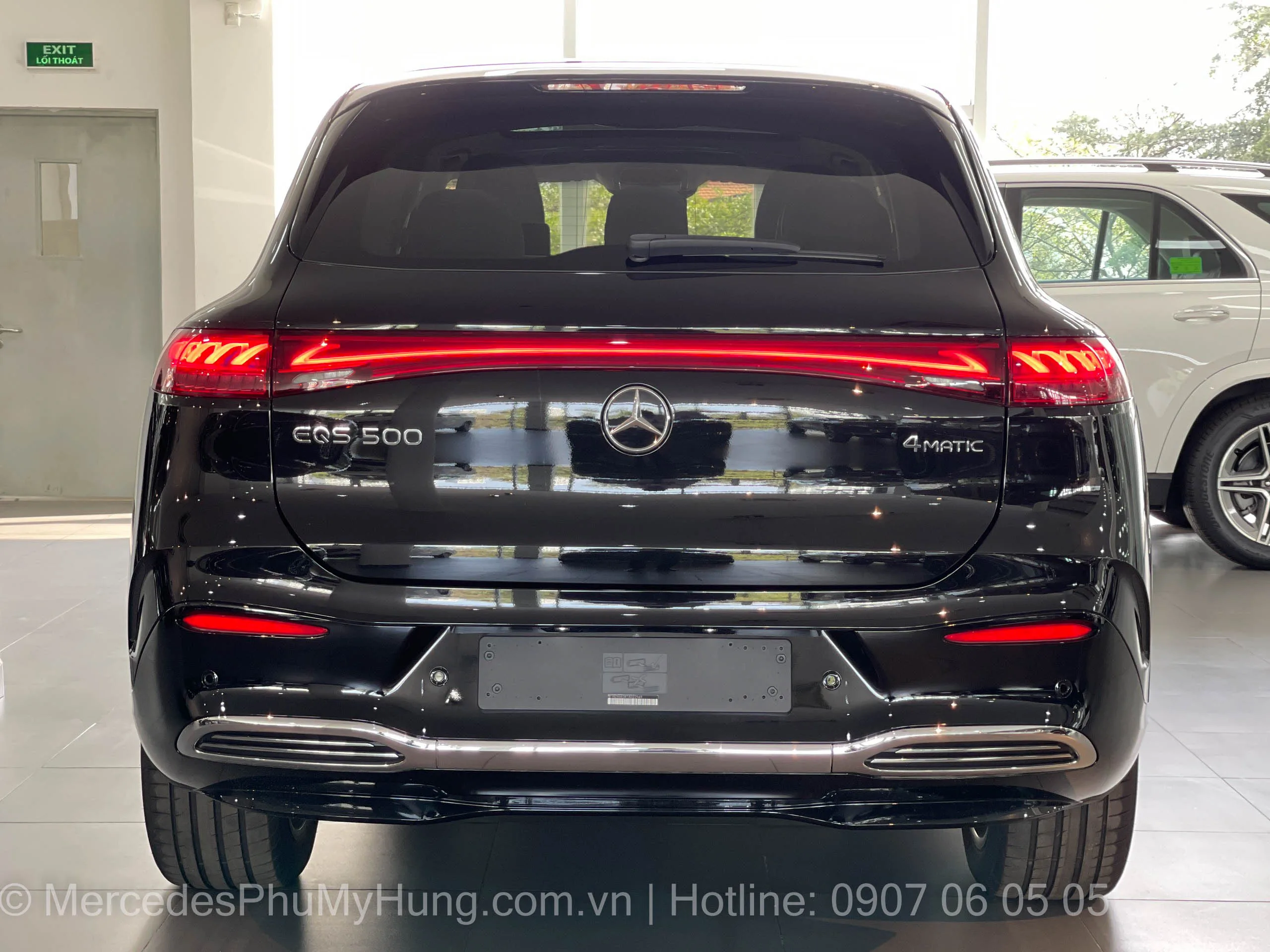 Giá xe điện Mercedes EQS 500 4Matic Màu Đen