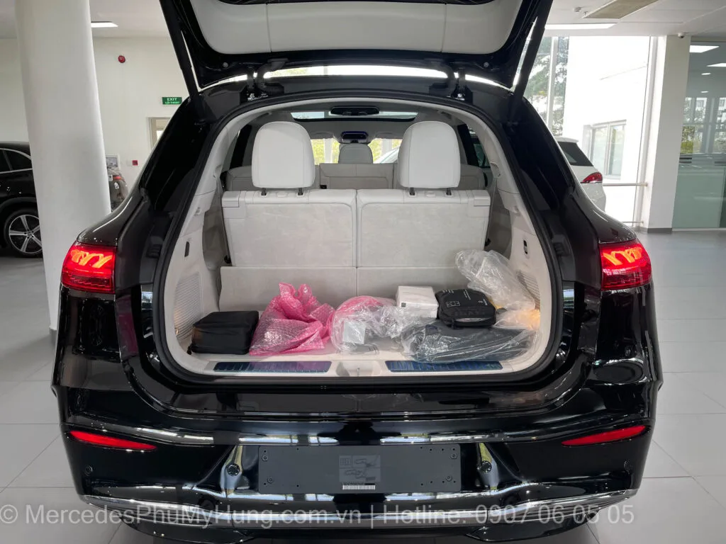 Giá xe điện Mercedes EQS 500 4Matic Màu Đen