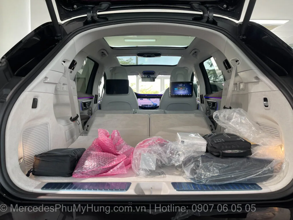 Giá xe điện Mercedes EQS 500 4Matic Màu Đen