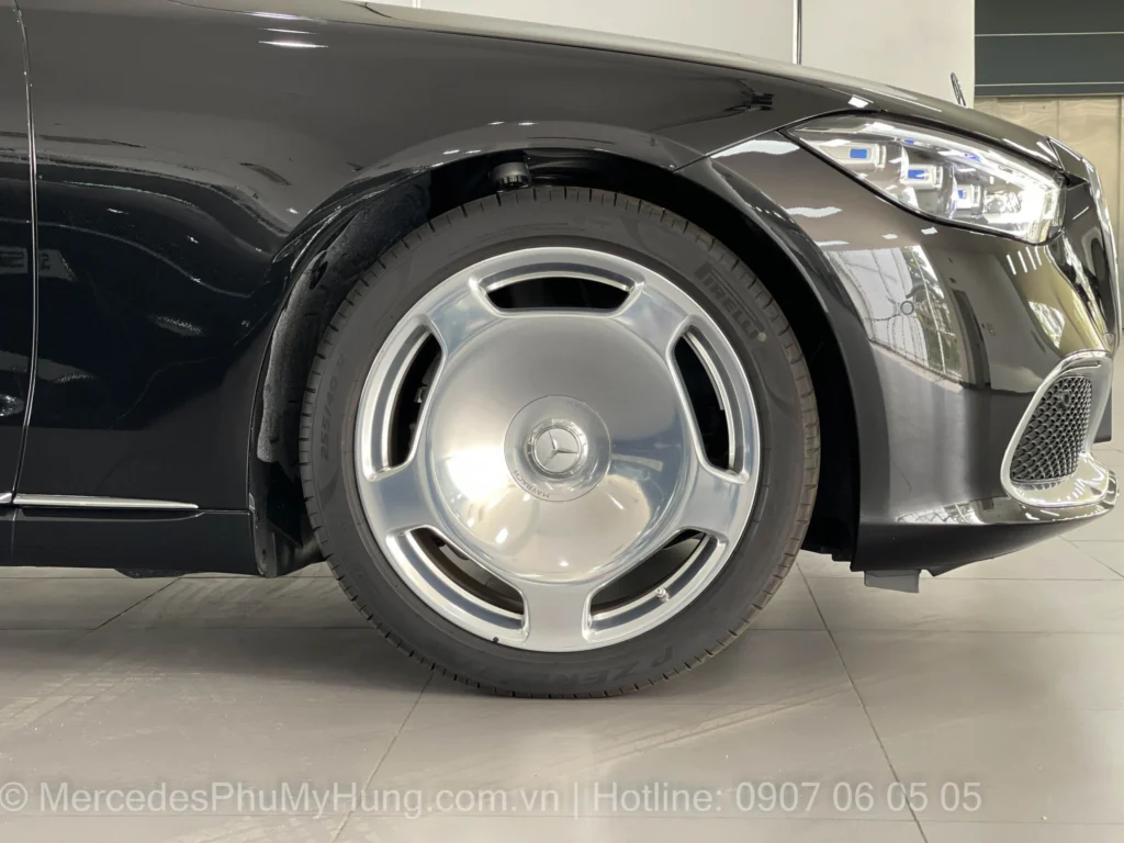 Maybach S450 màu Đen giá xe lăn bánh