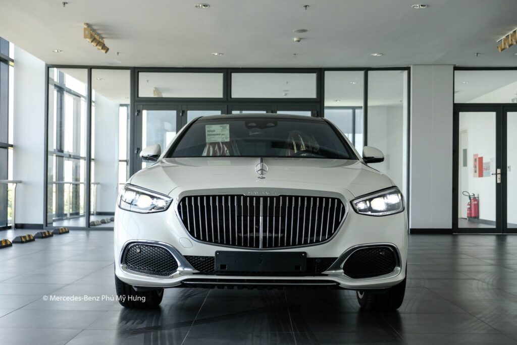 Maybach S450 màu trắng