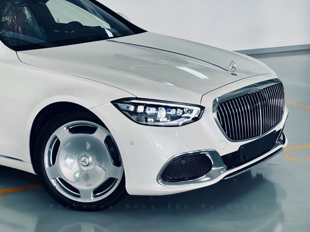 Maybach S450 màu trắng