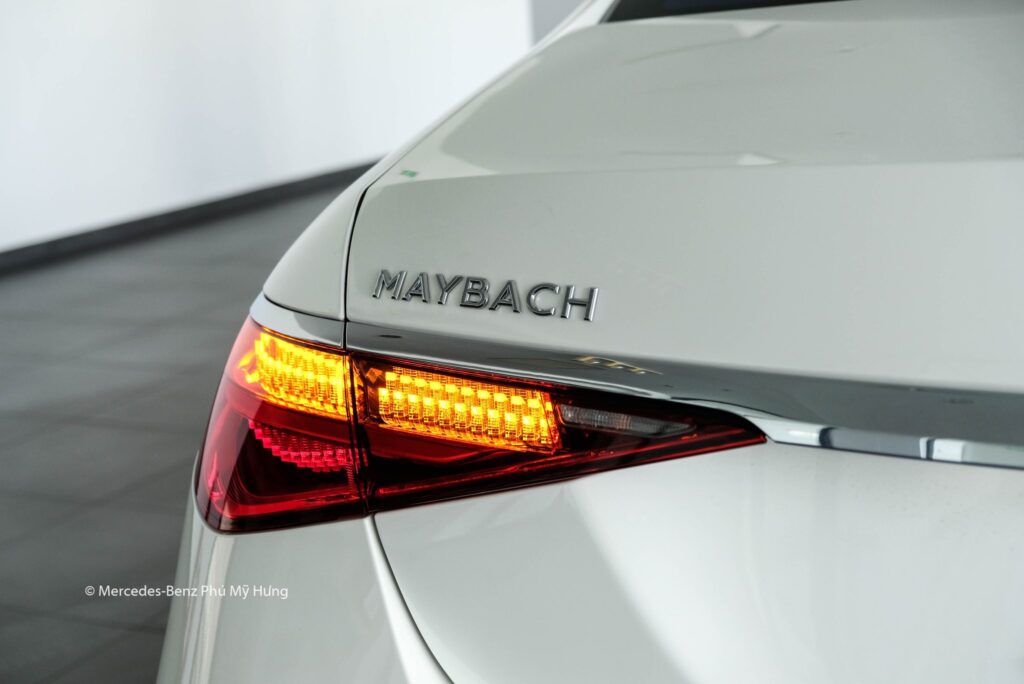 Maybach S450 màu trắng