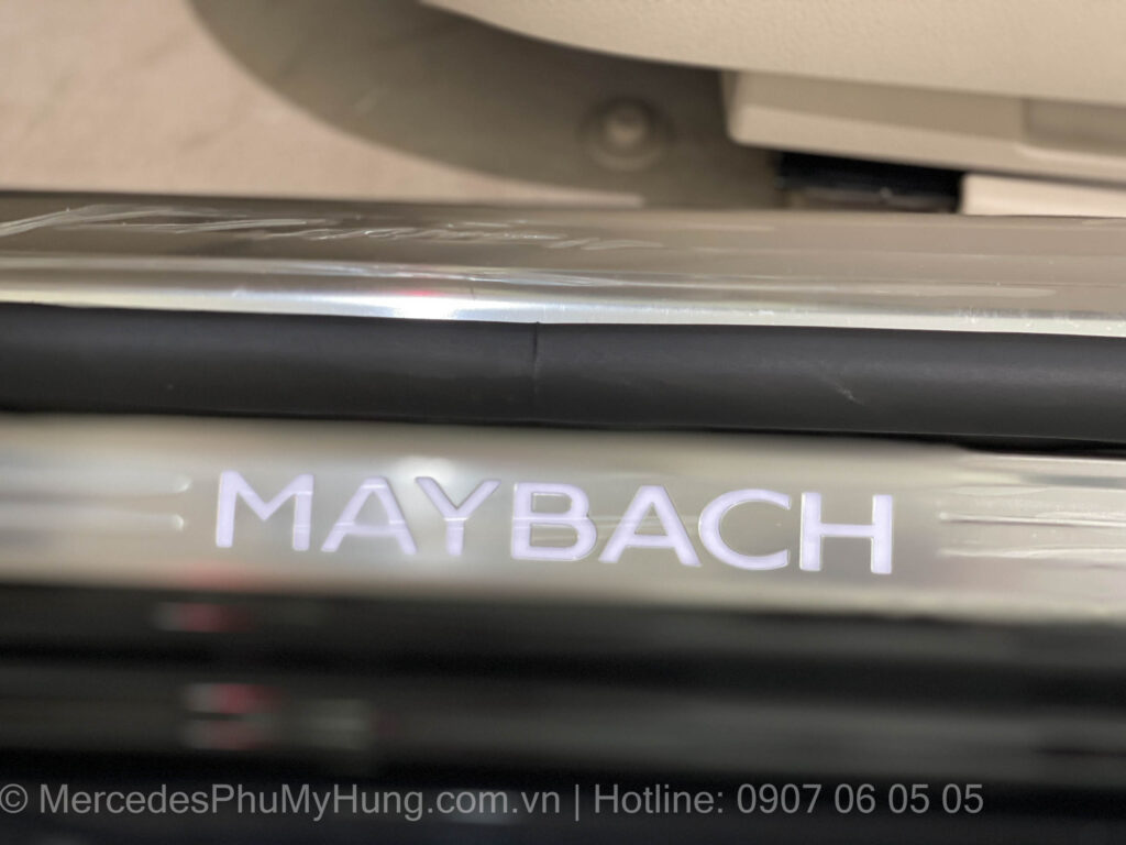 Vị trí ghế lái Maybach S450 4Matic 2024