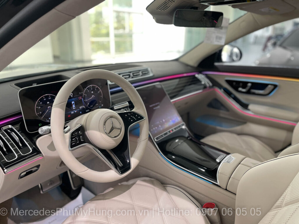 Vị trí ghế lái Maybach S450 4Matic 2024