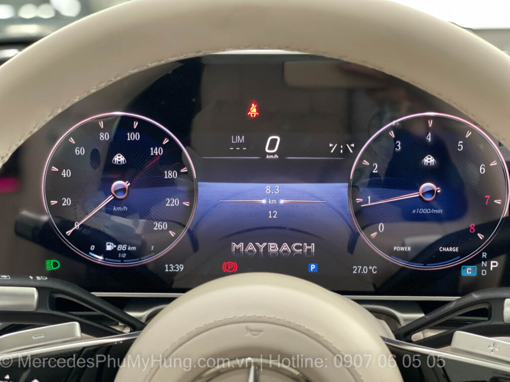 Vị trí ghế lái Maybach S450 4Matic 2024