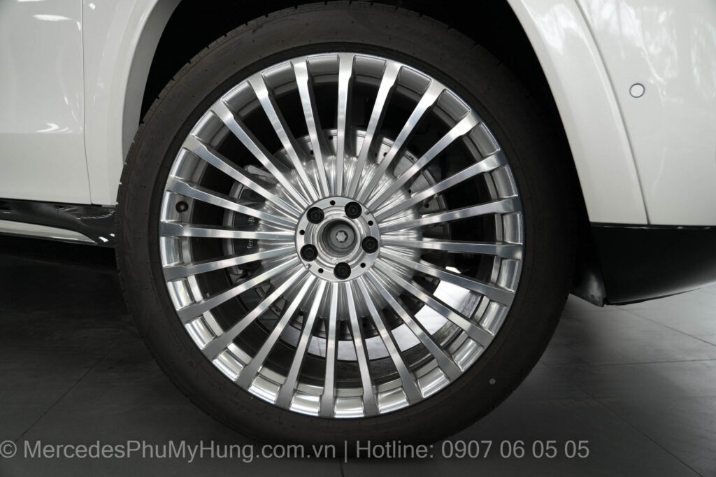 GLS 600 Maybach Mau Trang Mercedes Phu My Hung 8