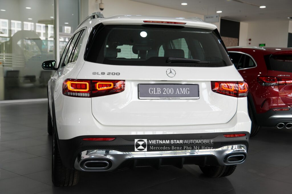 Giá xe Mercedes GLB200 Màu Trắng