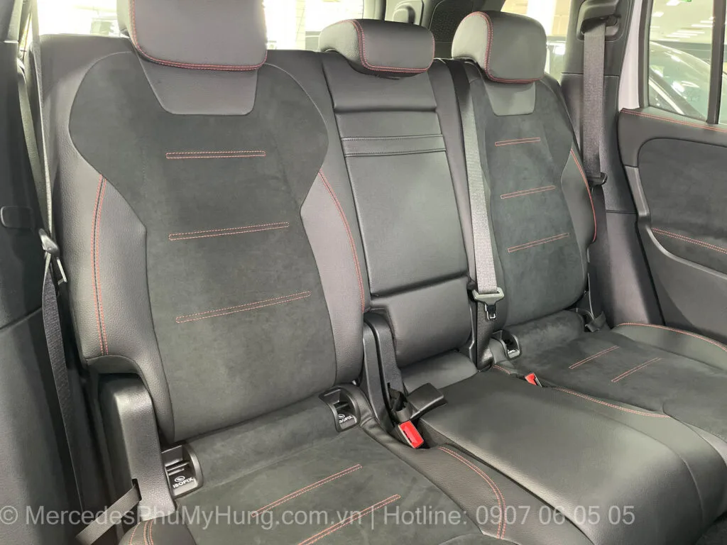 Mercedes GLB 200 AMG Mau Trang 28